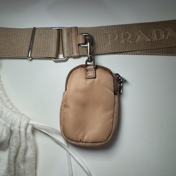 Prada Re-edition 2005 Nylon Bag NUDE - Picture 7 of 16